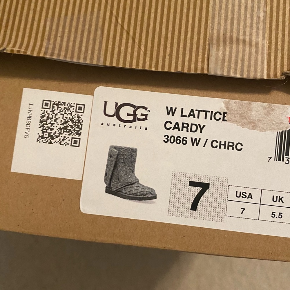 ❄️ Grey Lattice Cardy Uggs - Picture 11 of 12